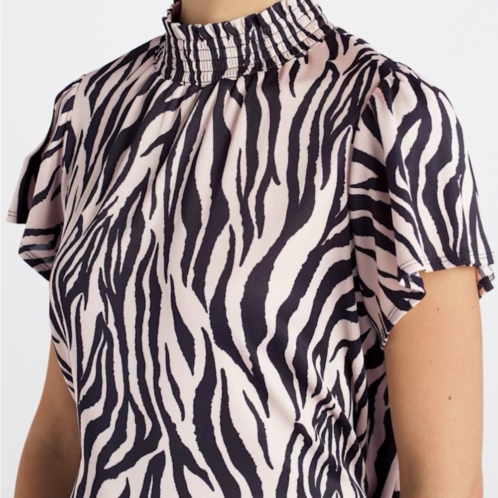 NWT. Beacon Zebra Pattern Ruffle Blouse
Jan Mock Neck Mesh Knit Top. Size XL - Picture 2 of 5
